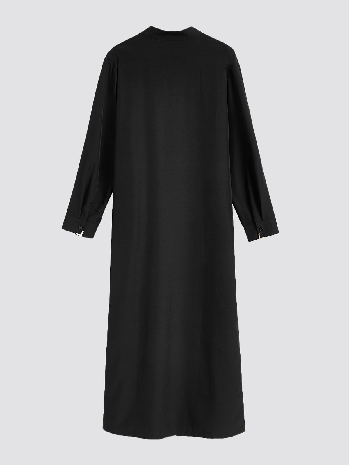 Thobe noir moderne pour homme à col montant – Finitions métalliques, patte de boutonnage dissimulée et détails aux poignets en forme de L