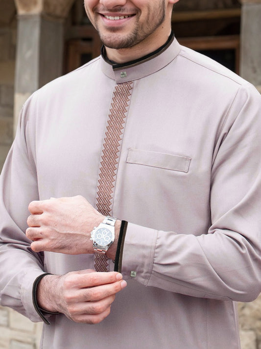 Men's Light Purple Stand Collar Thobe with Brown Geometric Embroidery & Black Contrast Piping - Relaxed Fit
