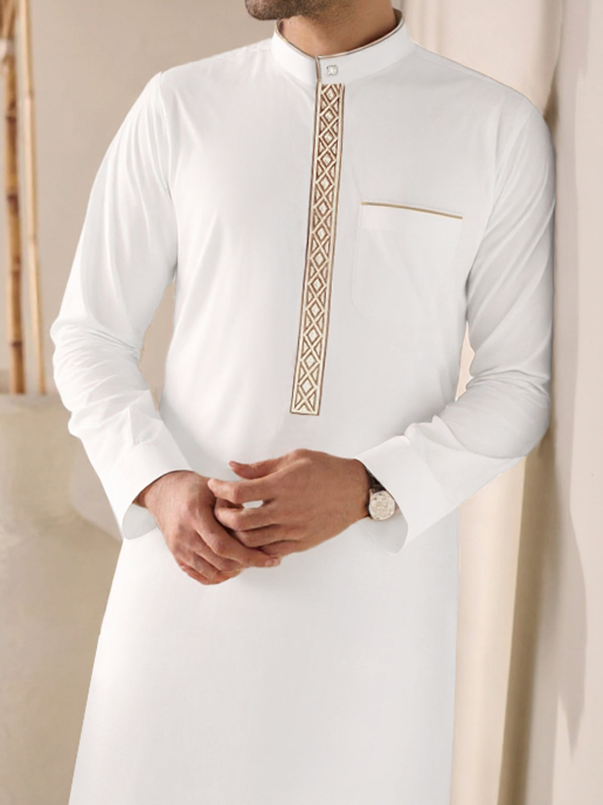 Qamis blanc à col montant pour homme avec broderie géométrique marron et or - Design minimaliste